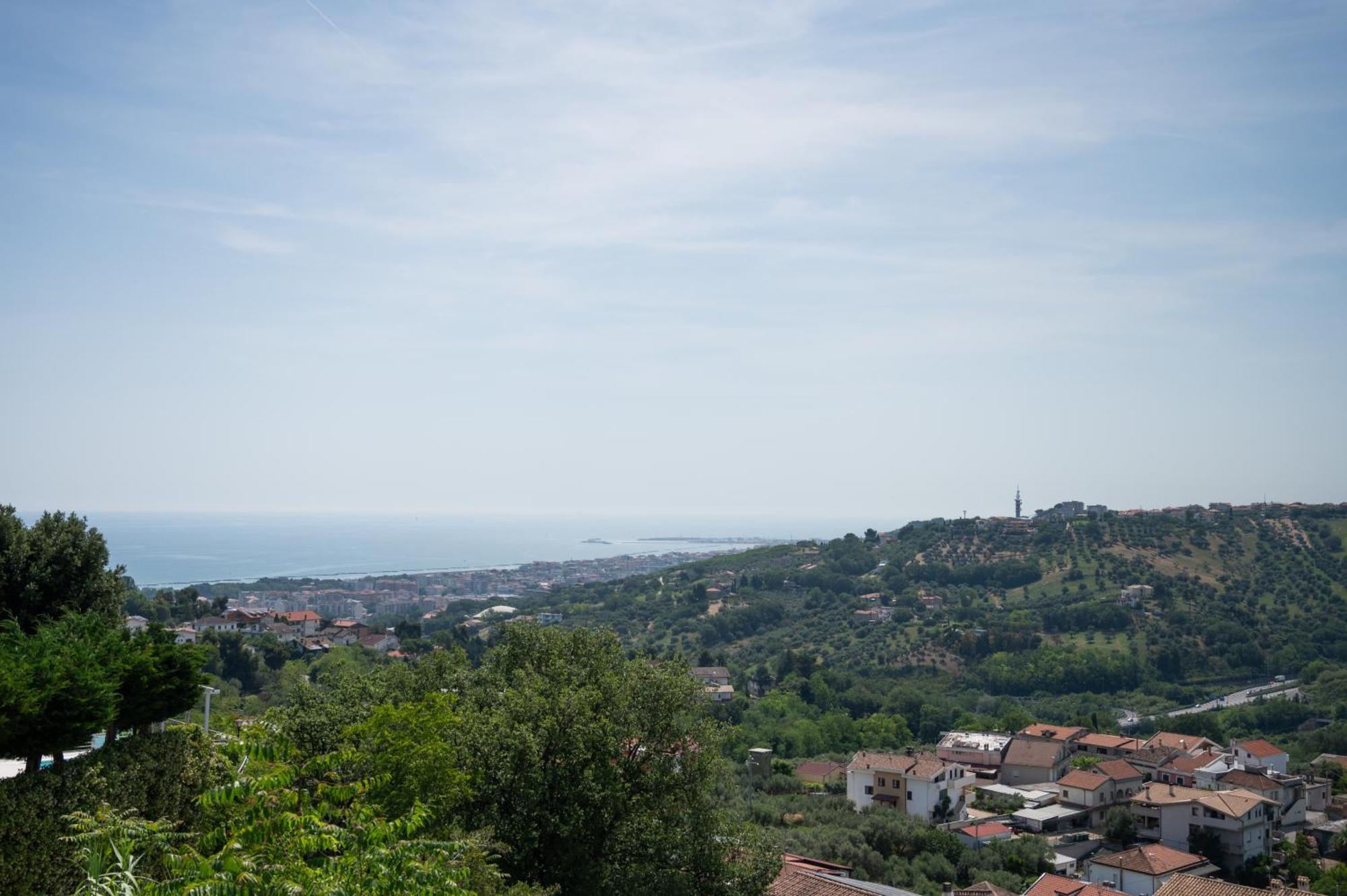 Casa Vista Mare E Colline A Montesilvano Colle Kültér fotó